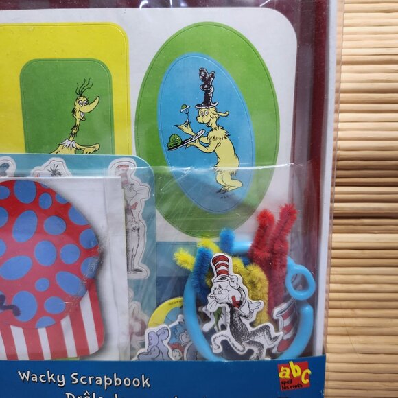 Dr. Seuss Wacky Scrapbook Kit 2010 Discontinued Age 6+ Cat In The Hat New - Picture 3 of 5
